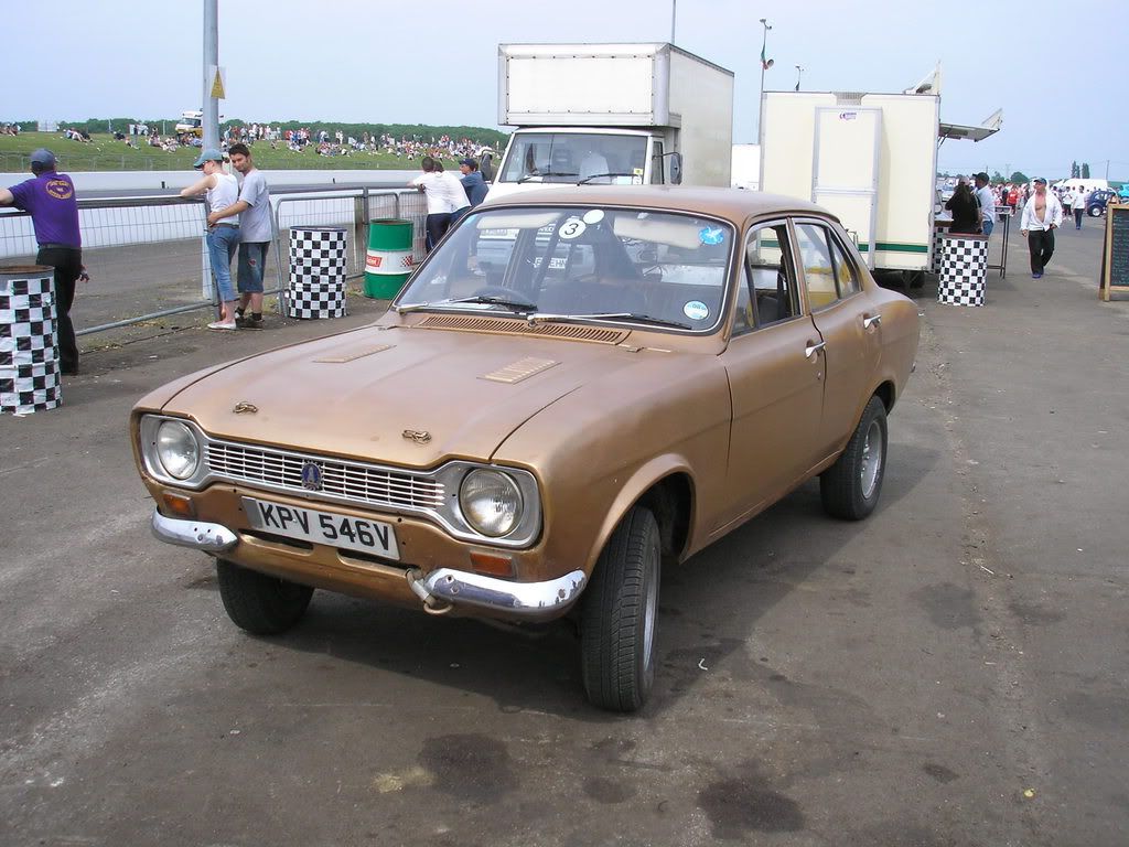 CLASSICFORDSHOW2006106.jpg
