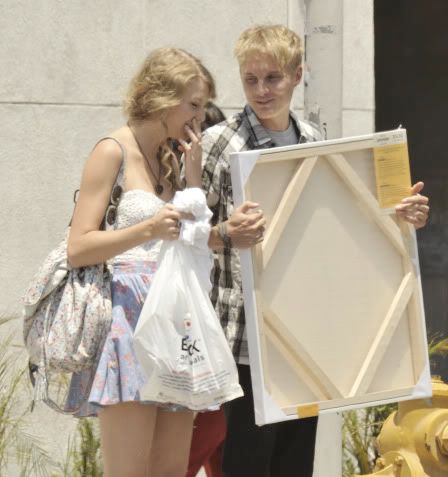 toby hemingway mine. spotted Toby Hemingway in