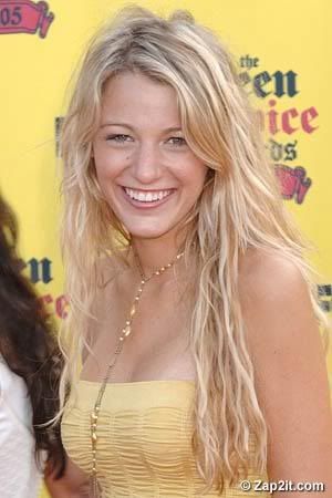 Blake Lively dated actor Kelly Blatz from 2004 to 2007; the 2 had been 