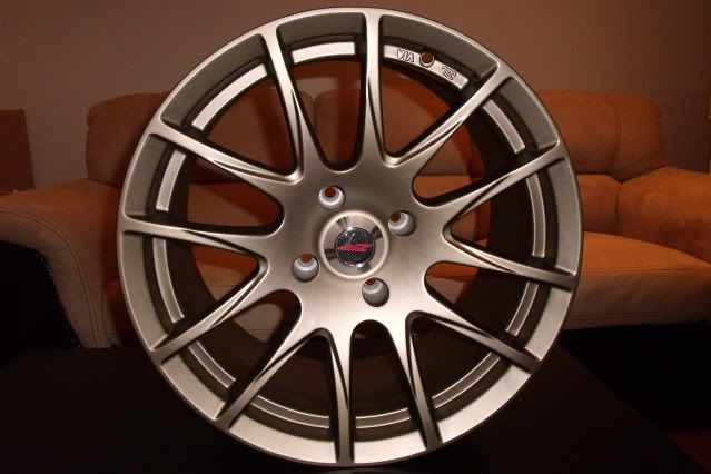 http://i167.photobucket.com/albums/u139/medhatskibum/5Zigen%20Wheels/DSCF2056.jpg