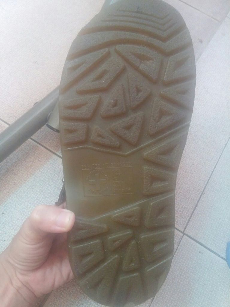 Bán 1 chiếc Dr Mastens bên Chân Phải màu Nâu mới 99% - 1