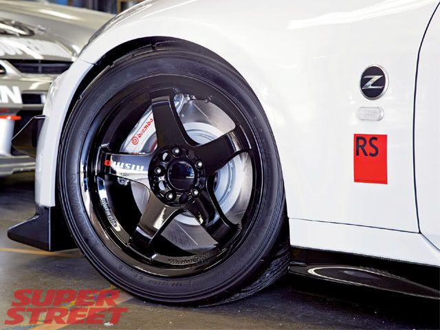 http://i167.photobucket.com/albums/u144/xtngshZ/130_0608_05_znismo_nissan_fairlady_.jpg