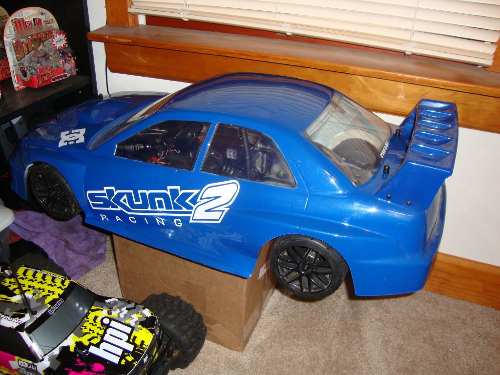 http://i167.photobucket.com/albums/u147/reckone518/RC%20Cars/DSC03687.jpg