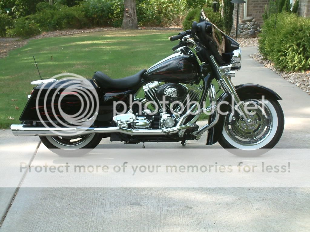 Picture of Wide WhiteWall on a Street Glide ?? - Page 2 - Harley ...